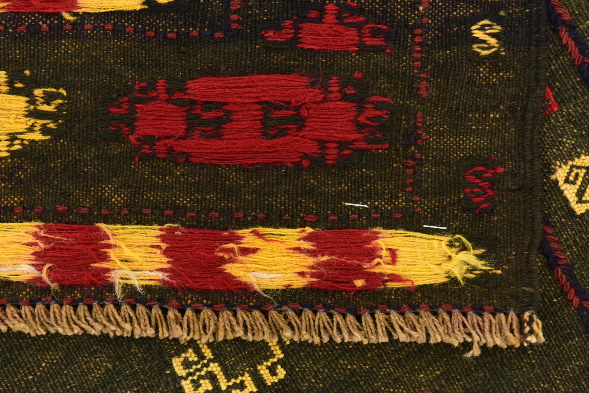 4' 2 x 4' 2 Hand Knotted Sumak Wool Square Rug