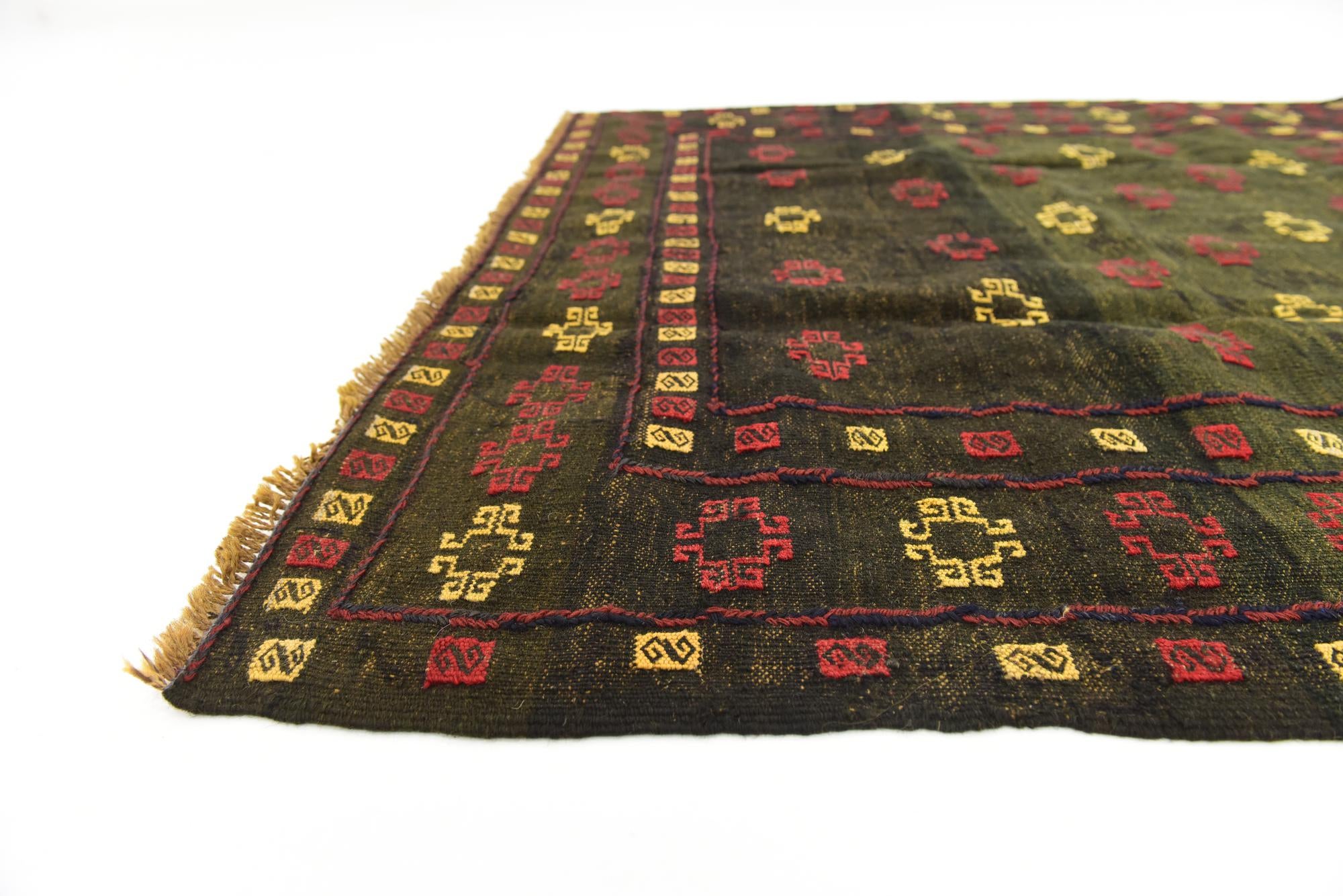 4' 2 x 4' 2 Hand Knotted Sumak Wool Square Rug