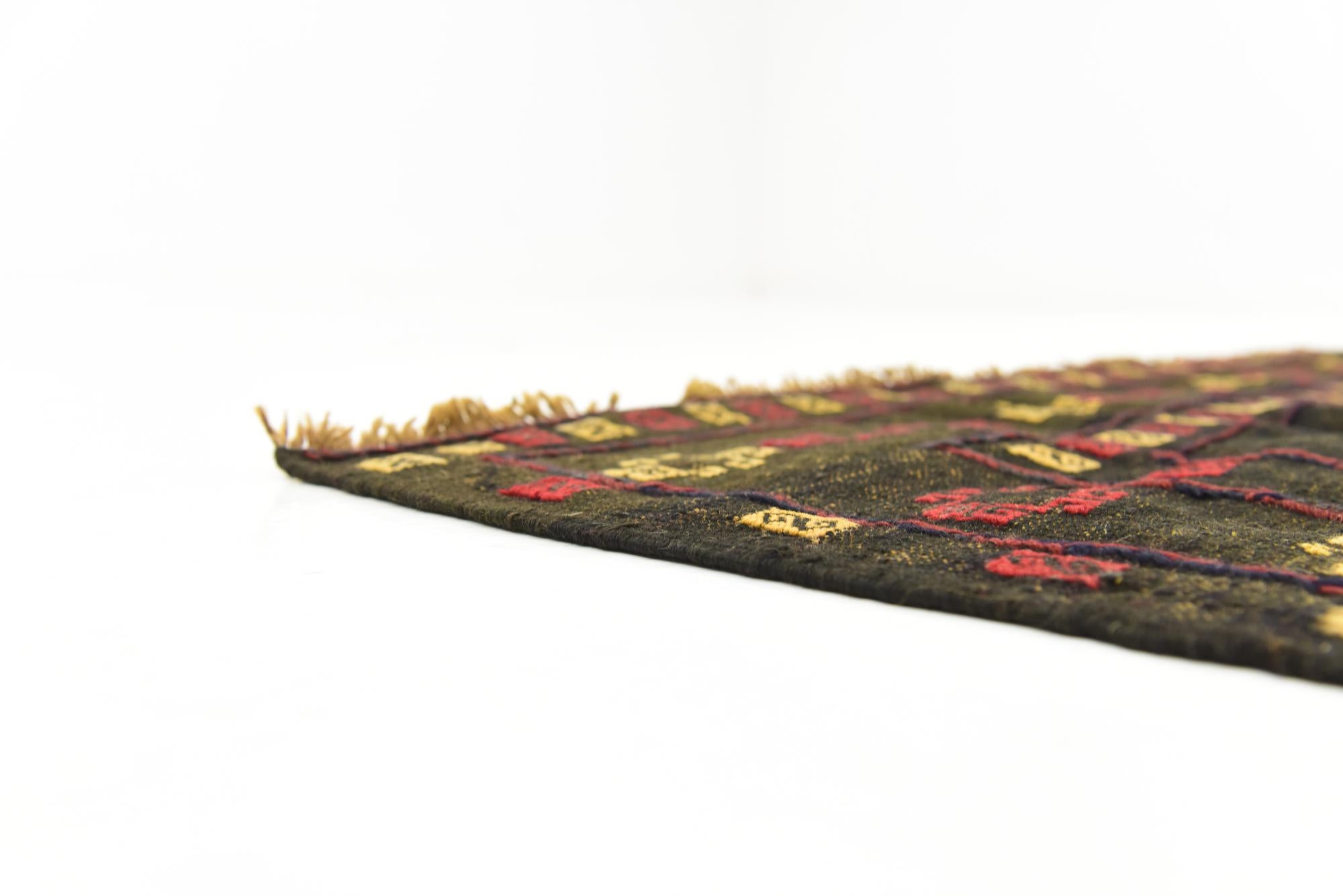 4' 2 x 4' 2 Hand Knotted Sumak Wool Square Rug