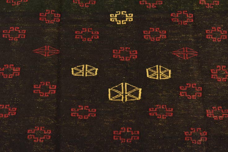 Detail image of 4' 2 x 4' 3 Hand Knotted Sumak Wool Square Rug