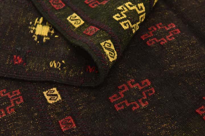 4' 2 x 4' 3 Hand Knotted Sumak Wool Square Rug