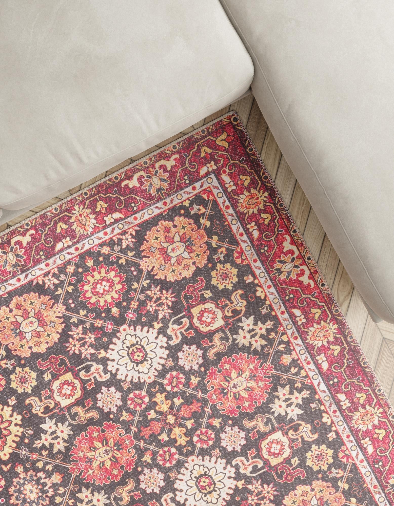 7' 10 x 7' 10 Washable Timeless Square Rug