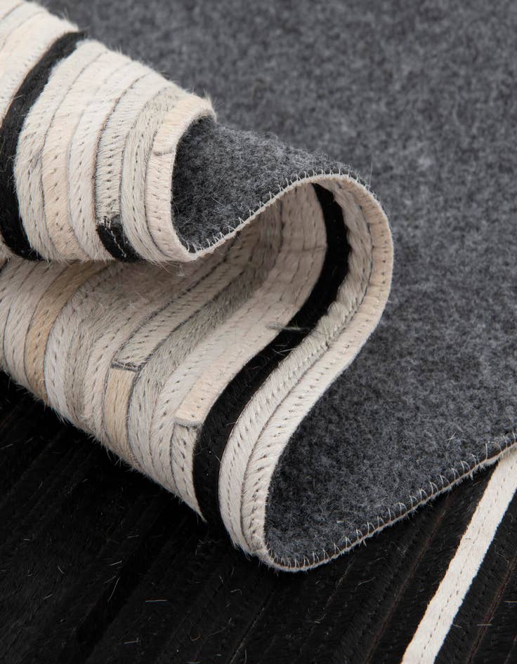 Detail image of 7' 10 x 7' 10 Cowhide Leather Round Rug