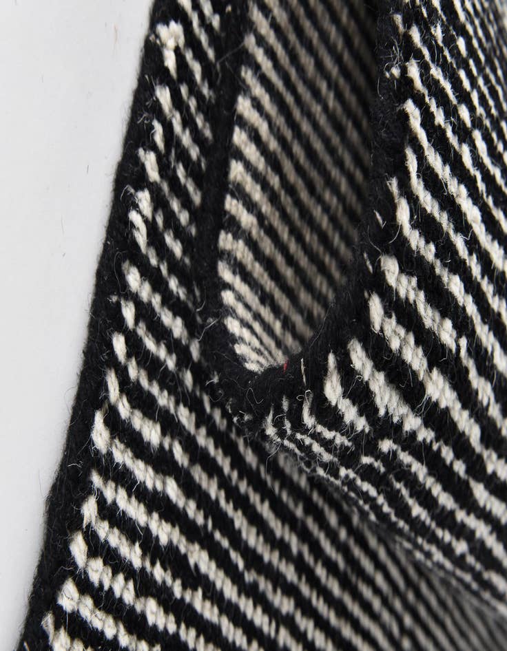 Detail image of 2' x 4'  Hand Woven Jill Zarin English Manor Wool Runner Rug