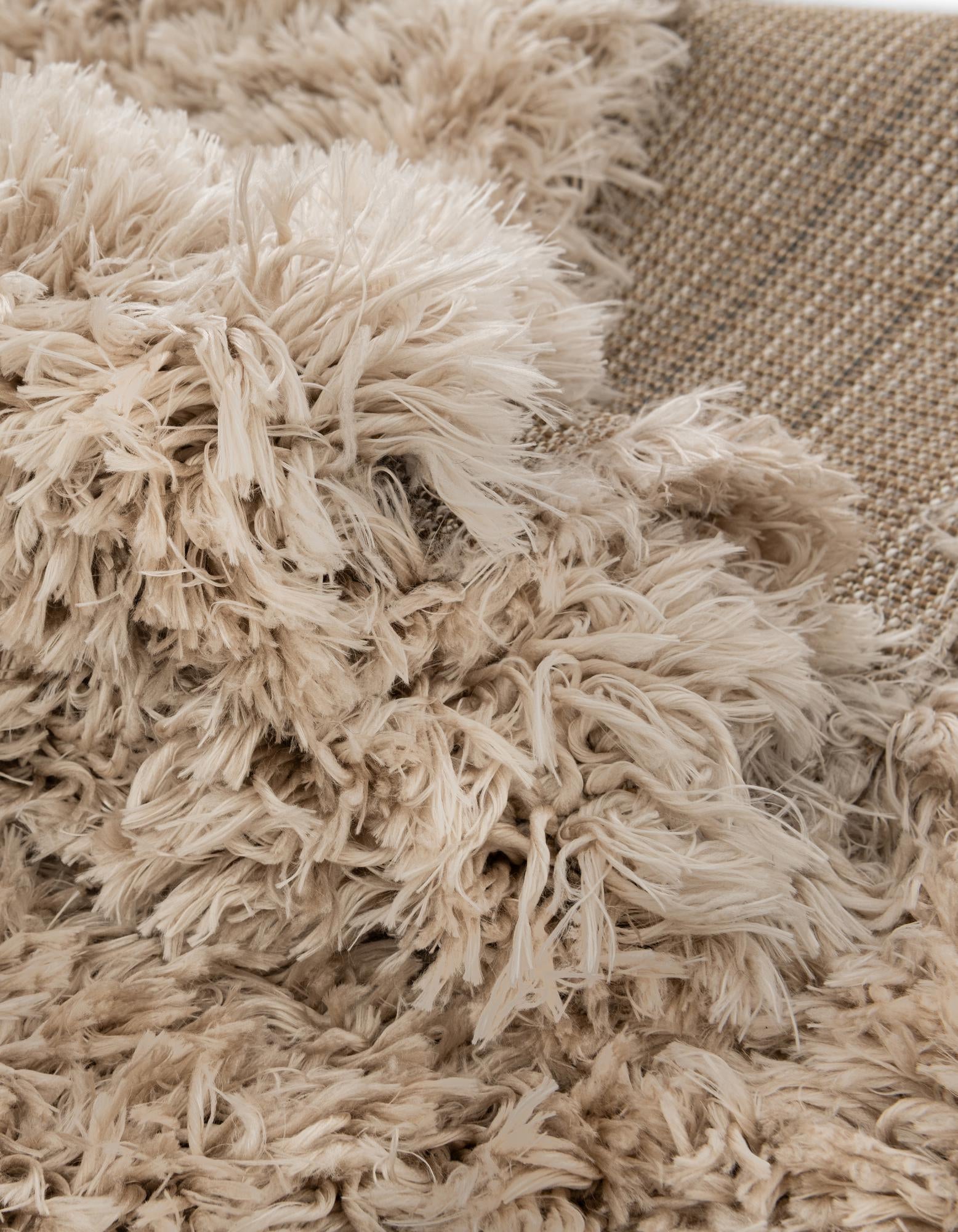 5' 3 x 8' Marilyn Monroe™ Shag Oval Rug