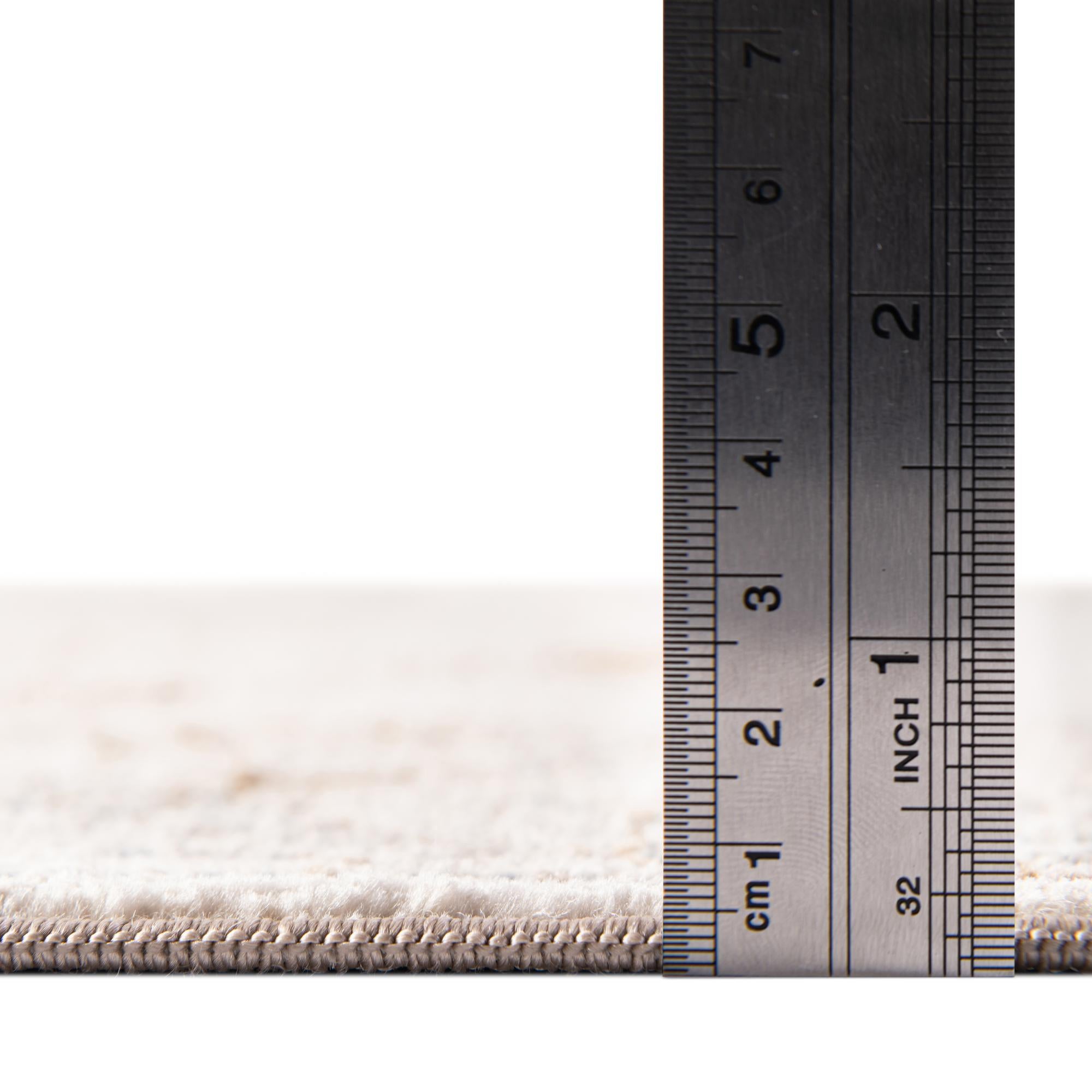 5' 3 x 5' 3 Eliza Round Rug