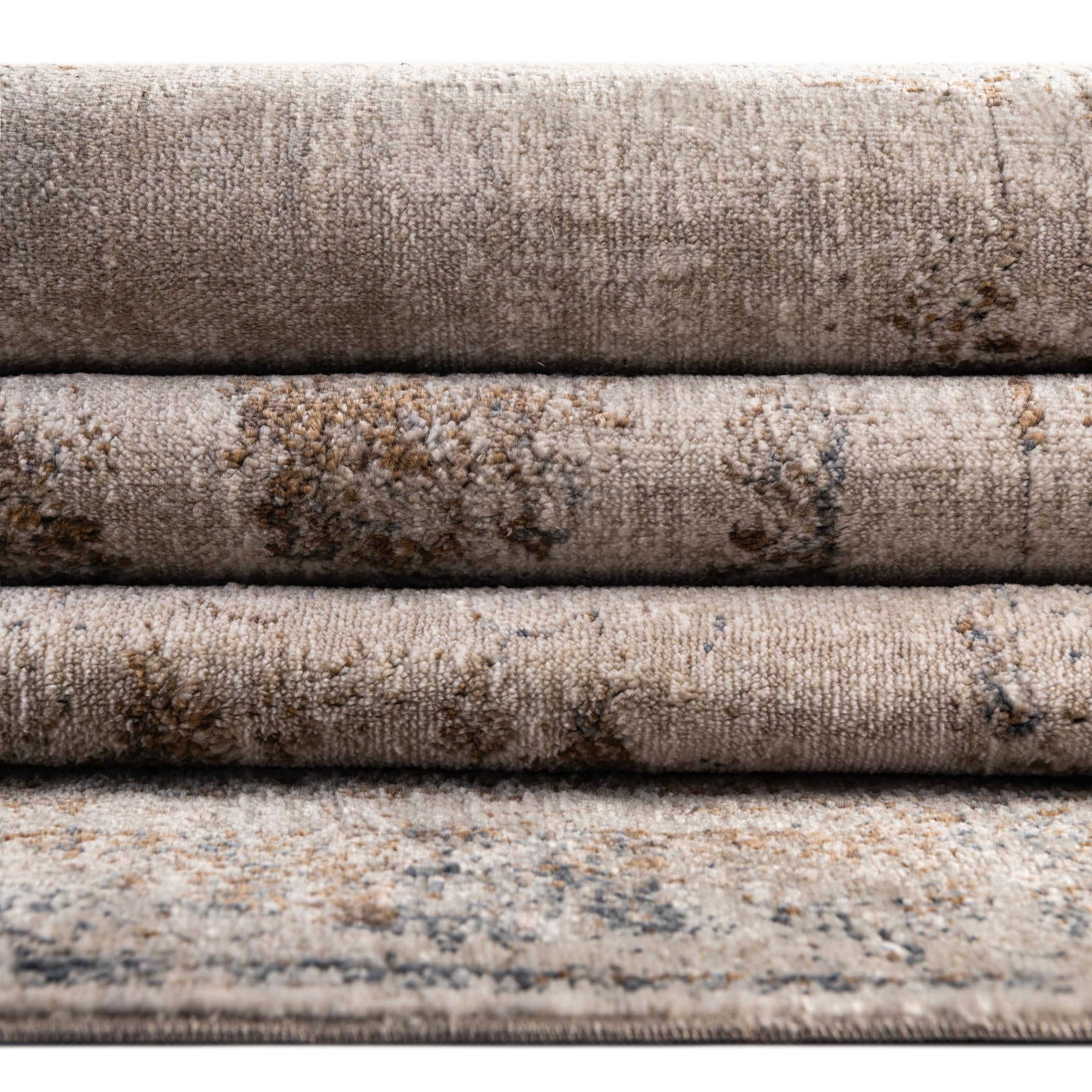 2' 7 x 10' Eliza Runner Rug