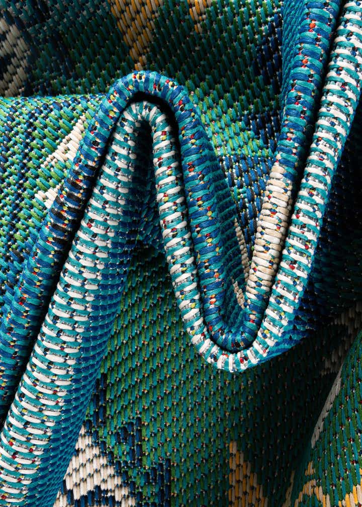 7' 10 x 10' Easy-Clean Baja Indoor / Outdoor Rug