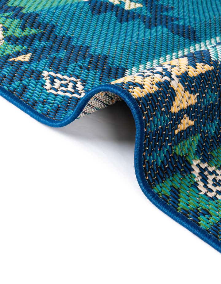 5' 3 x 8' Easy-Clean Baja Indoor / Outdoor Rug