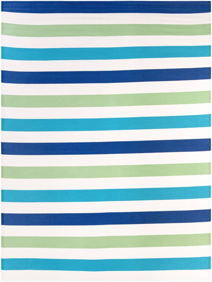 Detail image of 9' x 12' Easy-Clean Vista Breeze Indoor / Outdoor Rug
