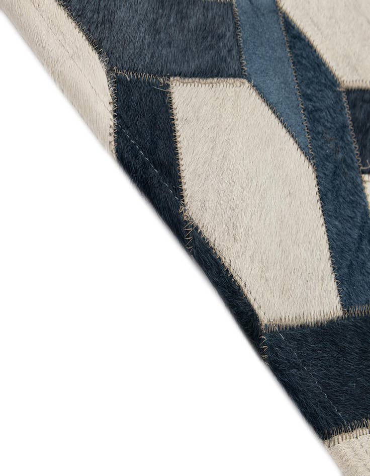 Detail image of 5' x 7' 11 Cowhide - Patchwork Rug