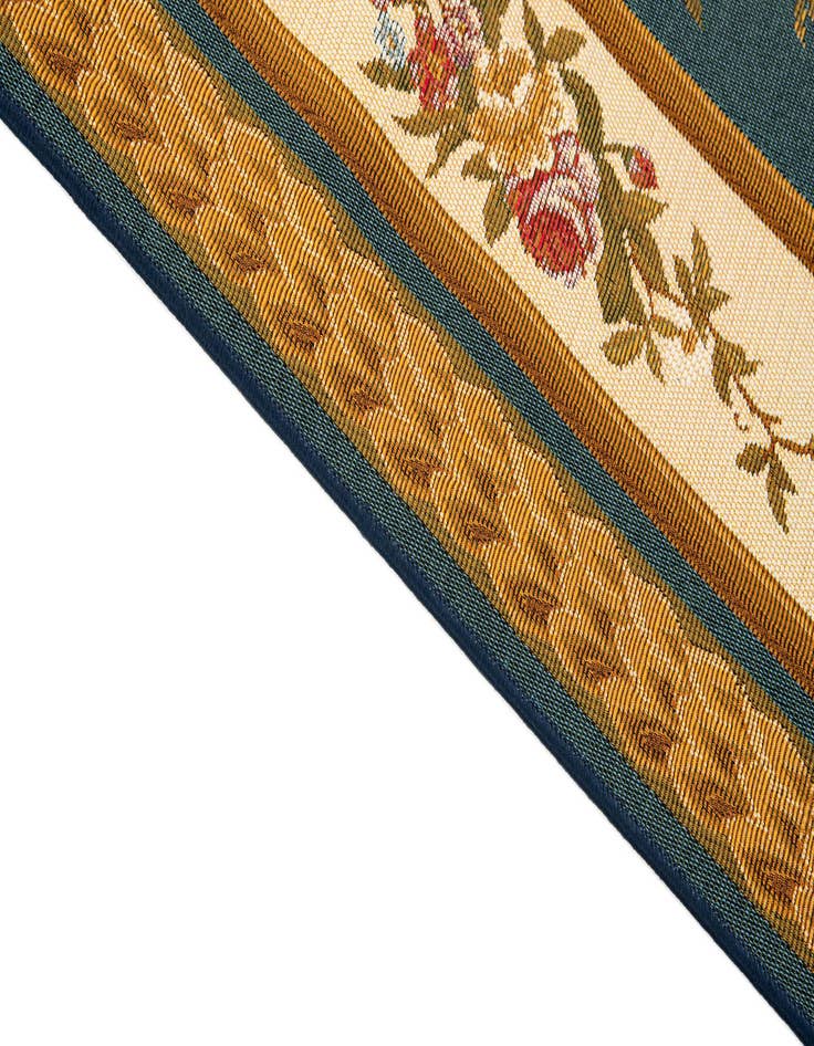 Detail image of 5' 2 x 7' 7  Washable Traditional Indoor / Outdoor Rug