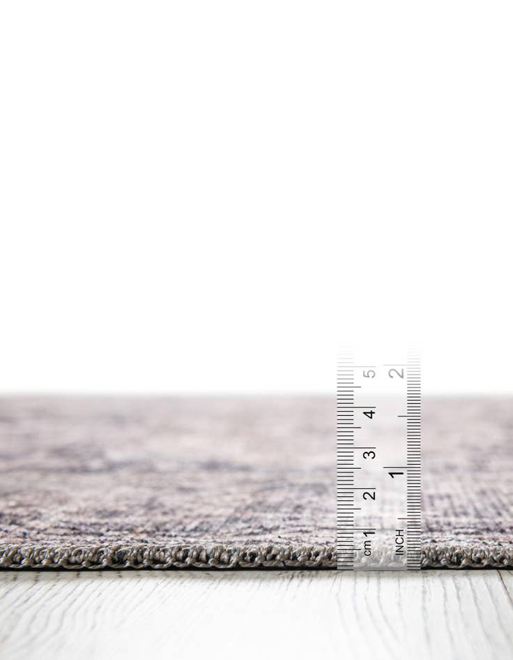 Detail image of 2' 7 x 10' Yara Runner Rug