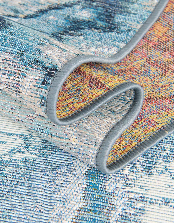 Detail image of 7' 10 x 7' 10  Washable Modern Indoor / Outdoor Square Rug