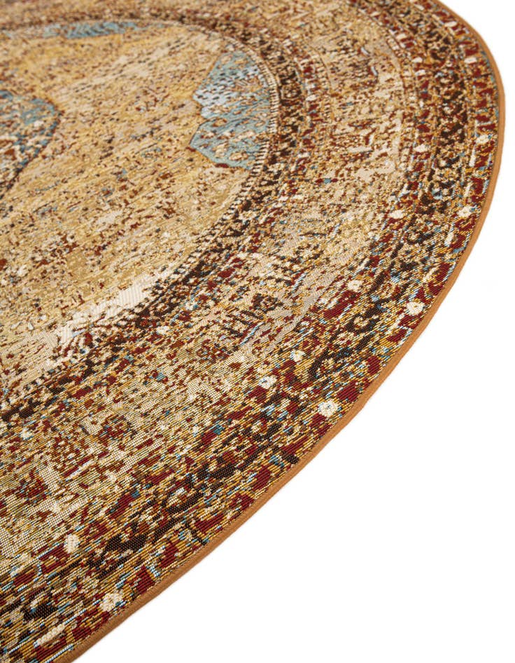Detail image of 7' 10 x 7' 10  Washable Traditional Indoor / Outdoor Round Rug