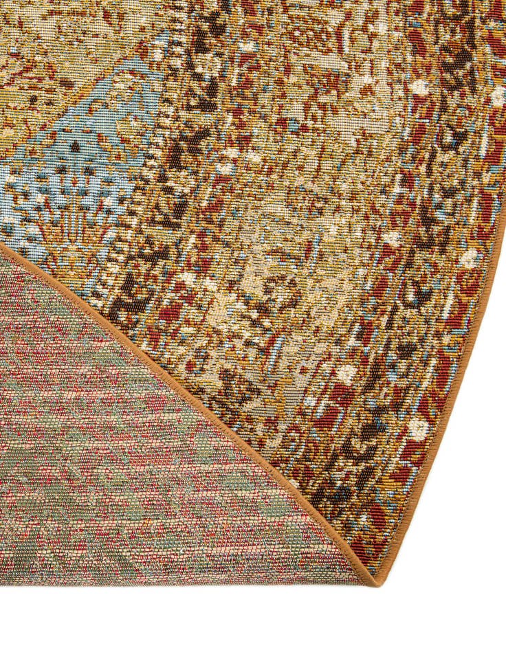 Detail image of 7' 10 x 7' 10  Washable Traditional Indoor / Outdoor Round Rug