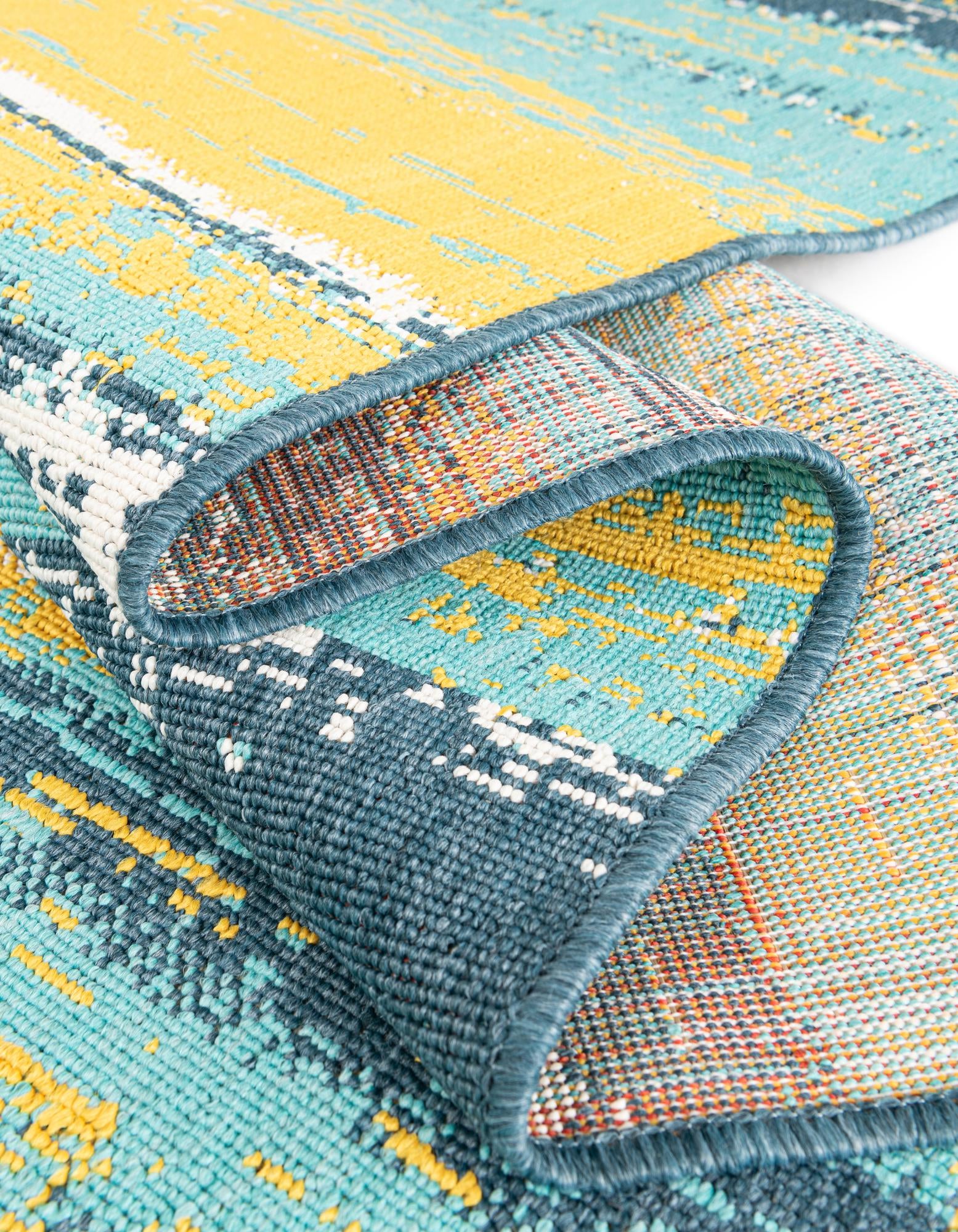 2' x 3' Easy-Clean Coastal Indoor / Outdoor Oval Rug