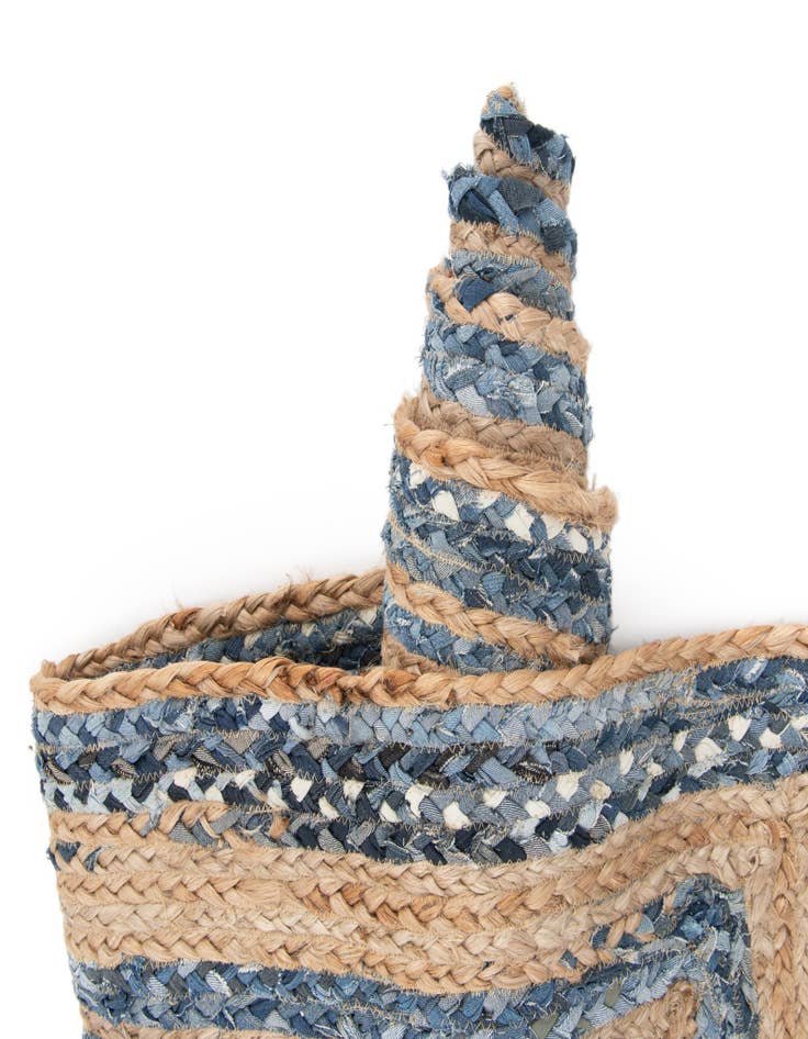 Detail image of 3' 7 x 6' 1 Handmade Braided Chindi Rug