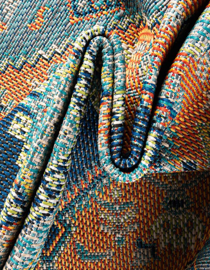 Detail image of 5' 3 x 8' Easy-Clean Baja Indoor / Outdoor Rug