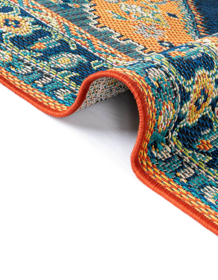 Detail image of 10' x 10' Easy-Clean Baja Indoor / Outdoor Square Rug
