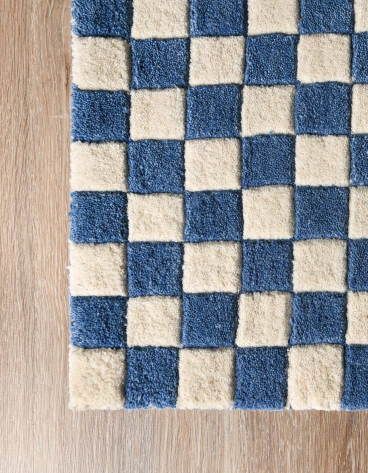 Detail image of 2' 1 x 3' Hand Tufted Wool Rug