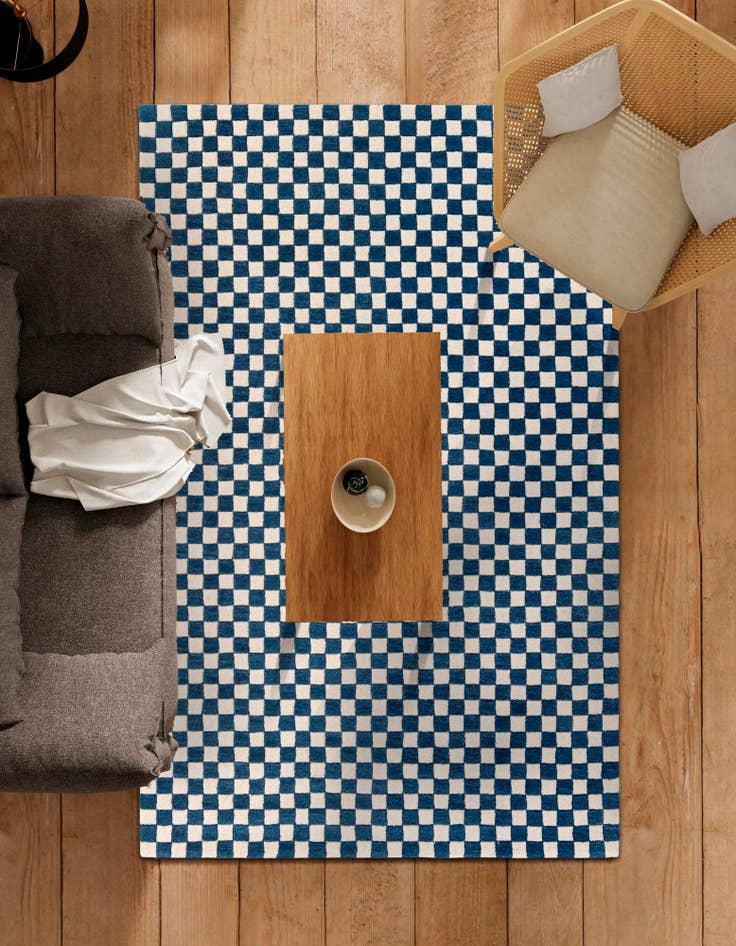 Detail image of 4' 1 x 6' 1 Hand Tufted Wool Rug