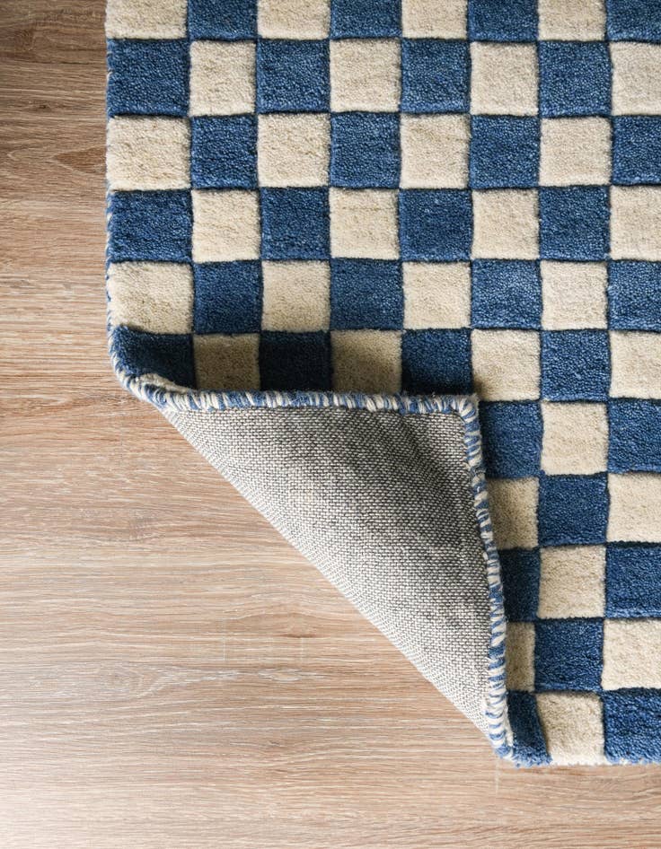 Detail image of 2' x 8' Hand Tufted Wool Runner Rug