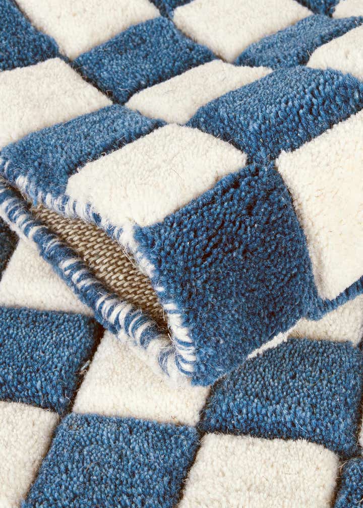 7' 10 x 7' 10 Hand Tufted Wool Square Rug