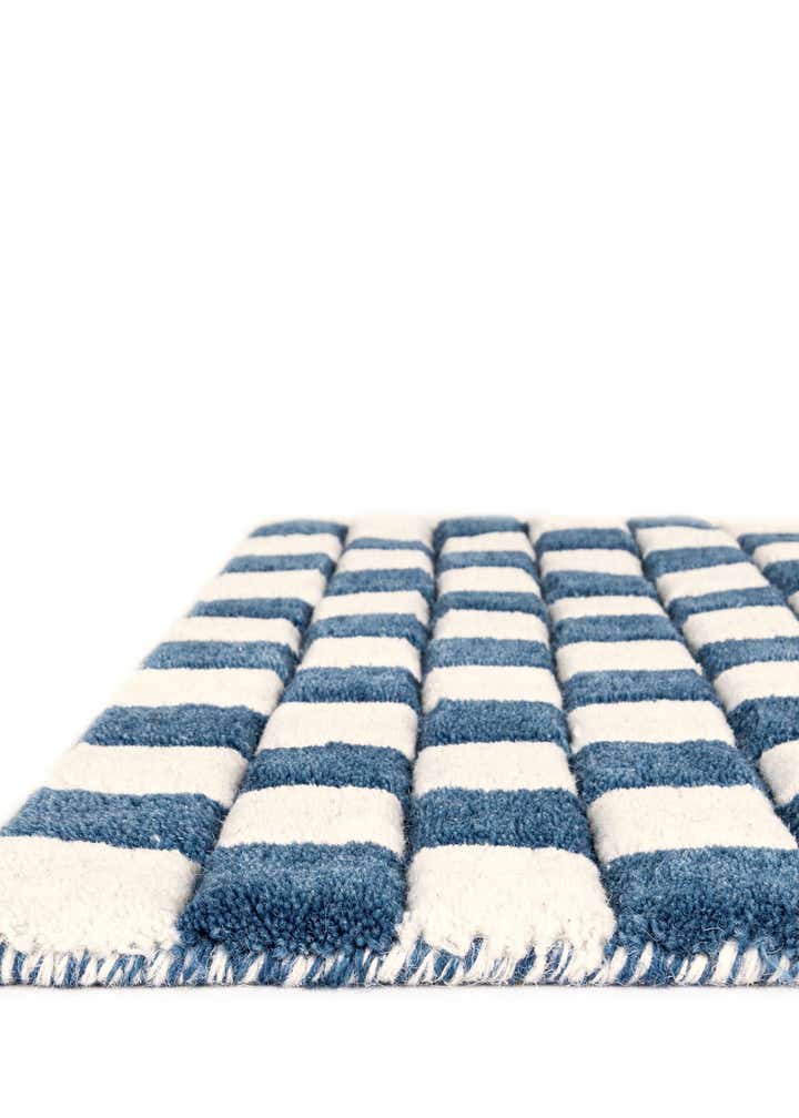 7' 10 x 7' 10 Hand Tufted Wool Square Rug