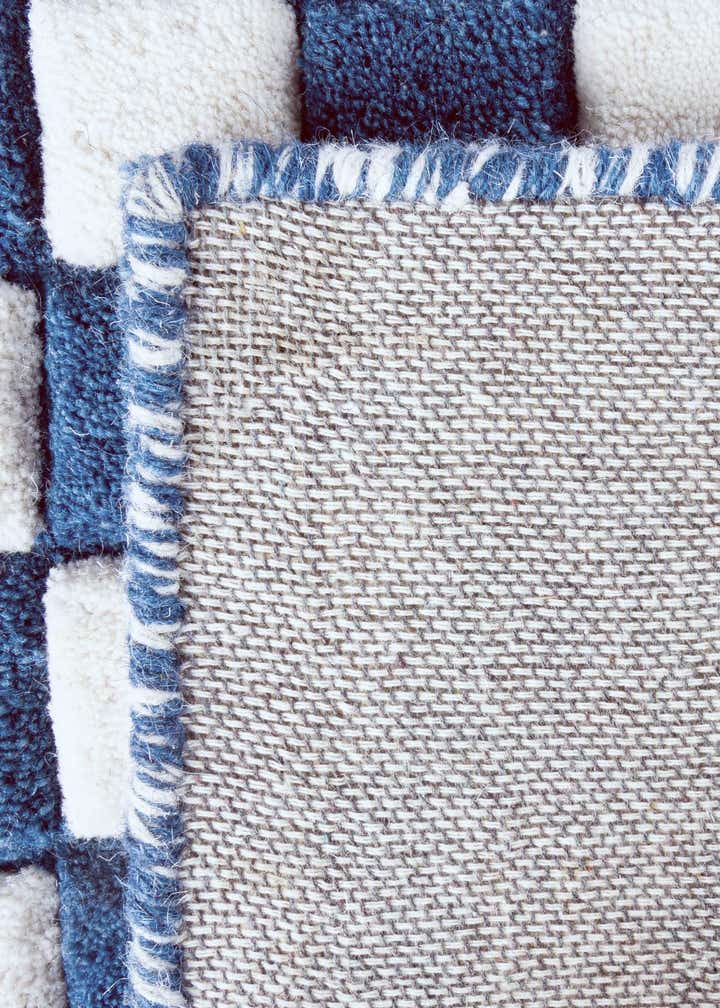 7' 10 x 7' 10 Hand Tufted Wool Square Rug