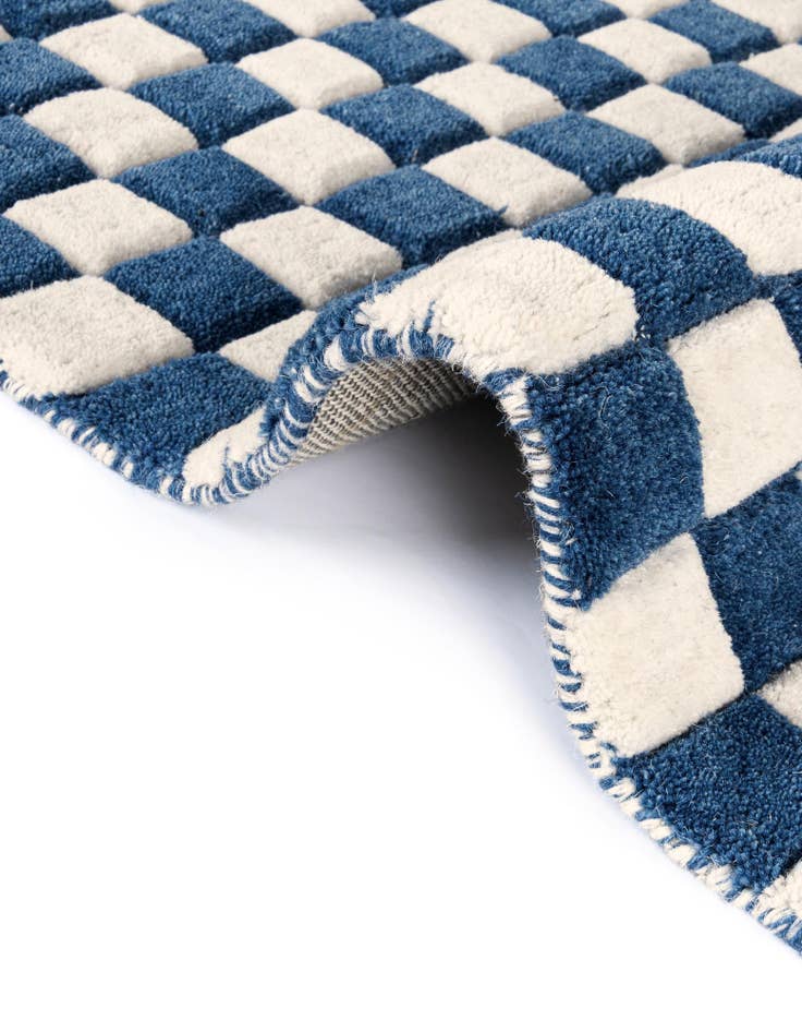 Detail image of 7' 10 x 7' 10 Hand Tufted Wool Square Rug