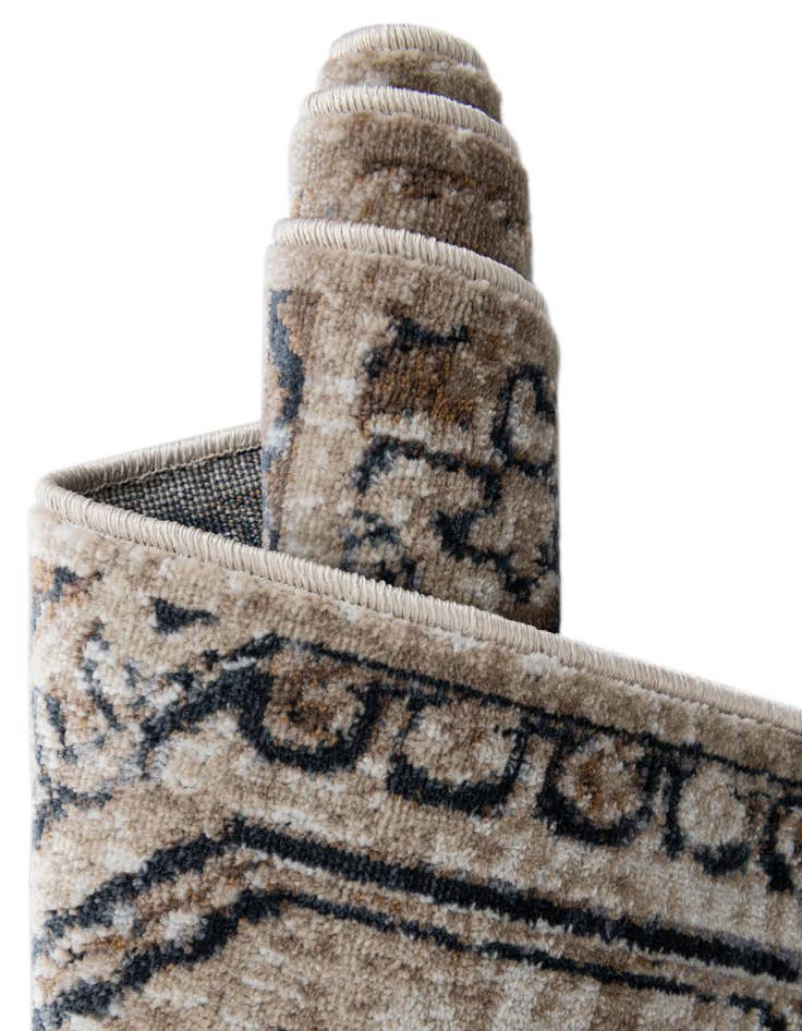 Detail image of 7' x 7' Villa Square Rug