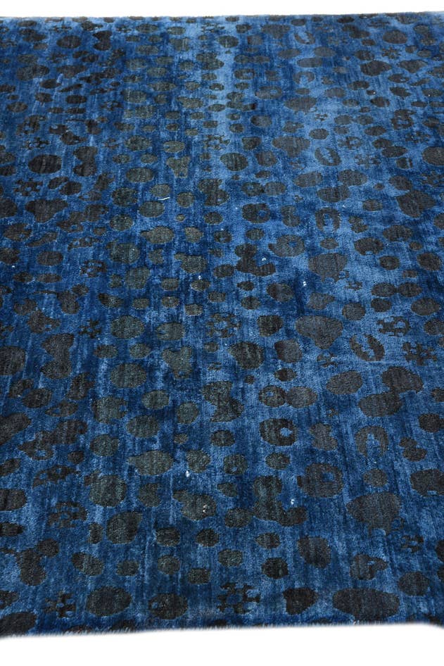 Detail image of 6' 3 x 9' 9 Hand Knotted Darya Wool Rug