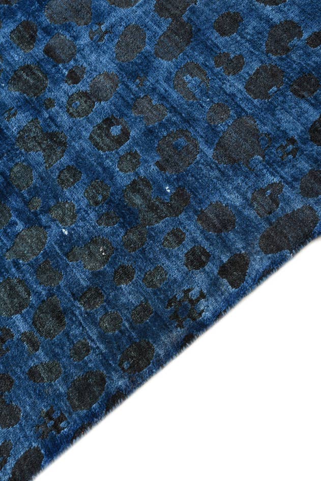 Detail image of 6' 3 x 9' 9 Hand Knotted Darya Wool Rug