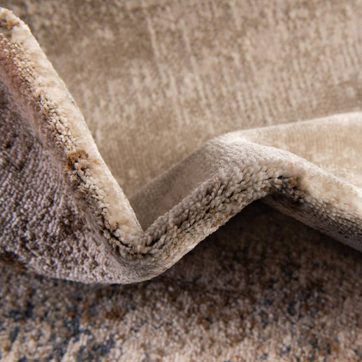 Detail image of 2' 7 x 10' Eliza Runner Rug