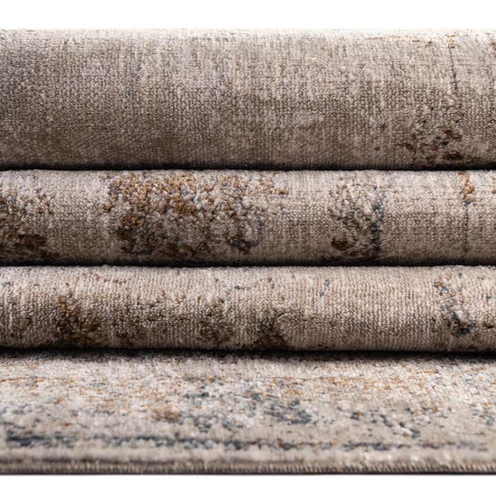 2' 7 x 10' Eliza Runner Rug