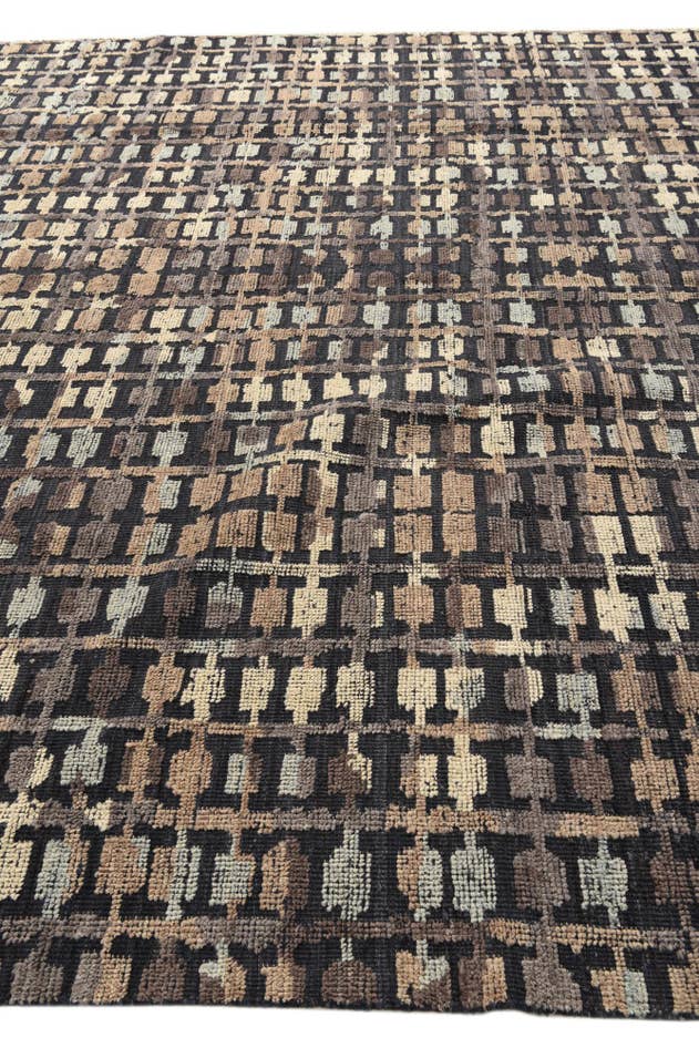 Detail image of 10' 2 x 14' 2 Hand Knotted Darya Wool Rug