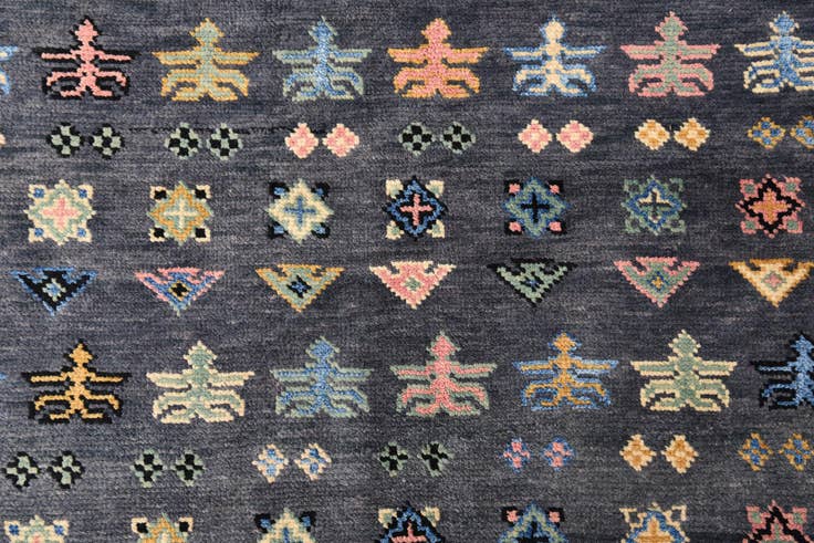 Detail image of 8' x 10' 2 Hand Knotted Darya Rug