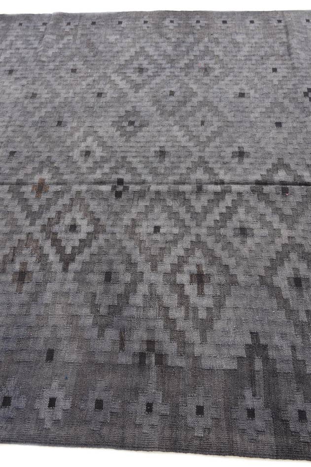 Detail image of 6' 5 x 9' 7 Hand Woven Kilim Fars Rug