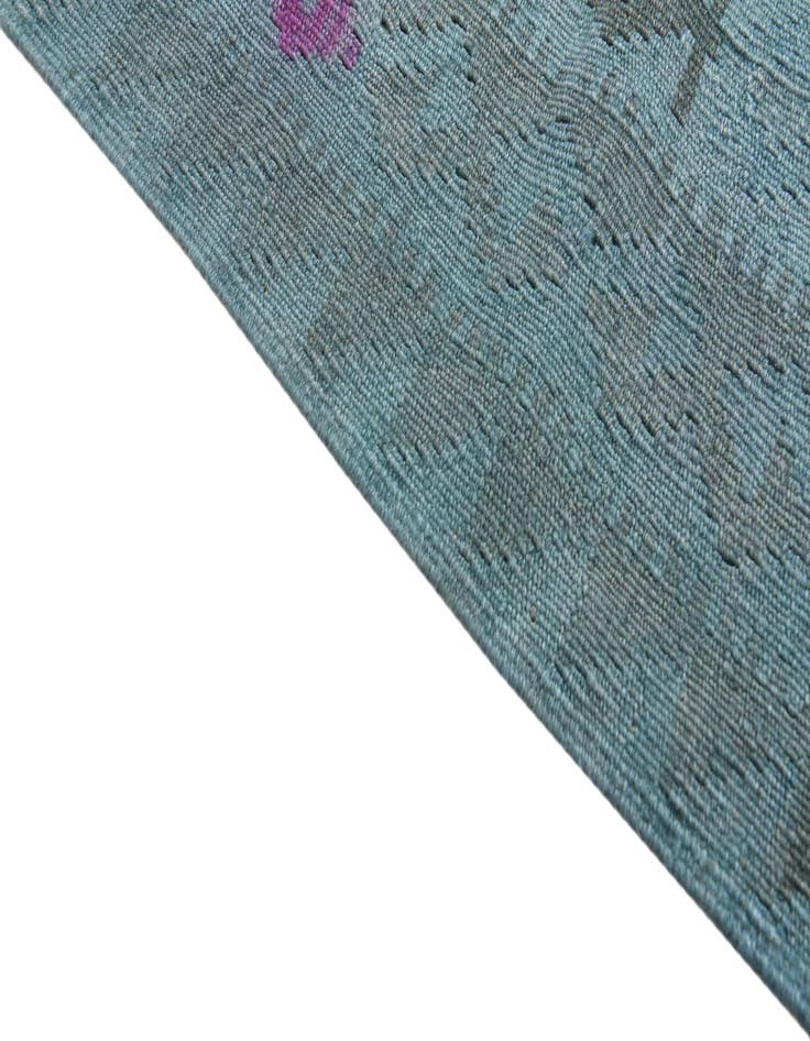 Detail image of 5' 2 x 7'  Hand Woven Kilim Modern Wool Rug