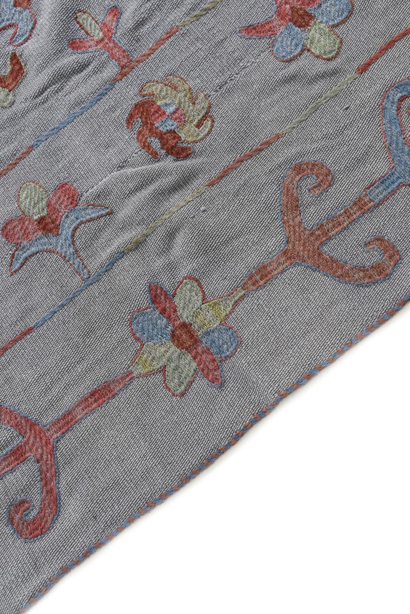 5' 5 x 6' 6 Hand Woven Kilim Suzani Wool Rug