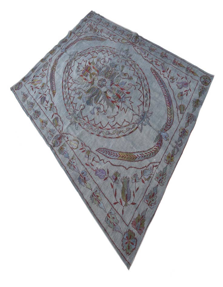 Detail image of 5' 6 x 7' 8  Hand Woven Kilim Suzani Wool Rug