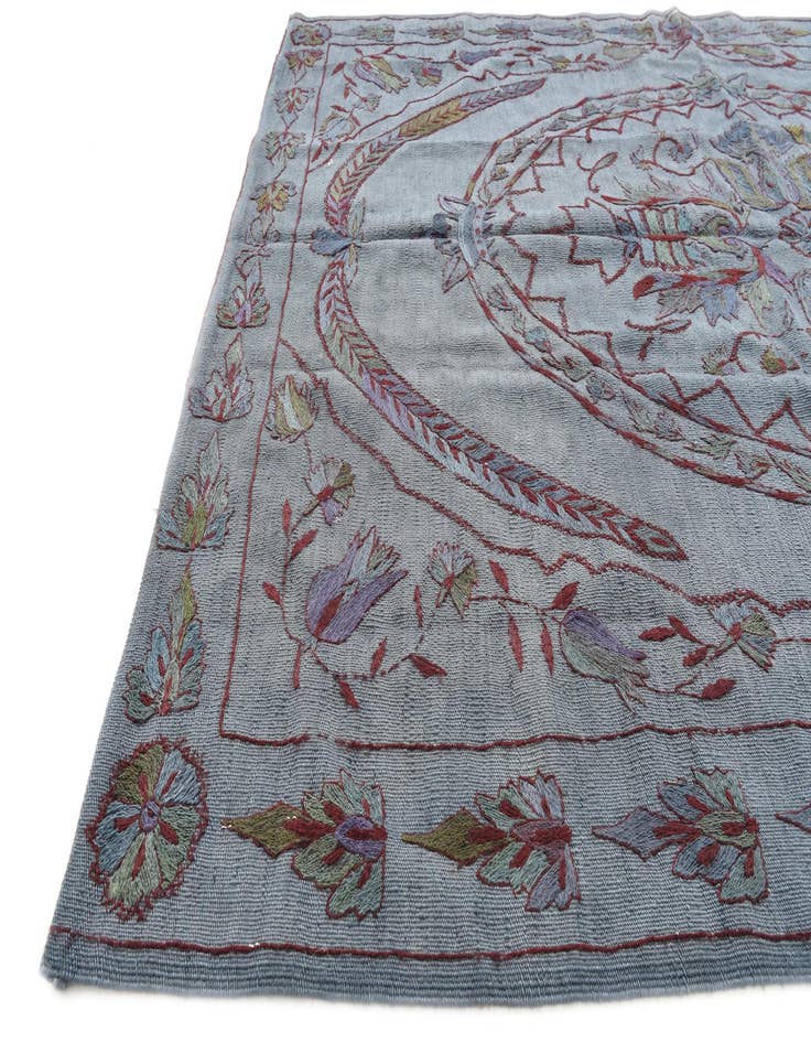 Detail image of 5' 6 x 7' 8  Hand Woven Kilim Suzani Wool Rug