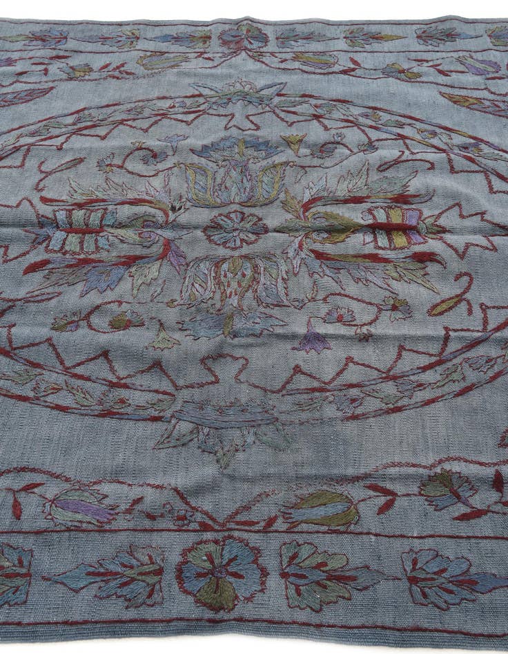 Detail image of 5' 6 x 7' 8  Hand Woven Kilim Suzani Wool Rug