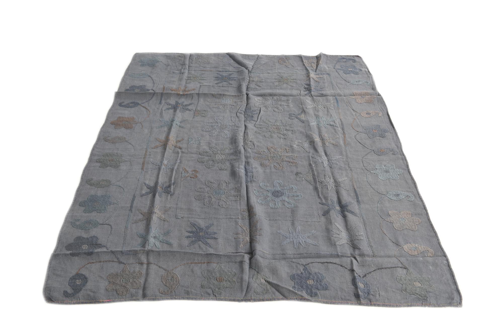 4' 10 x 6' 5 Hand Woven Kilim Suzani Wool Rug