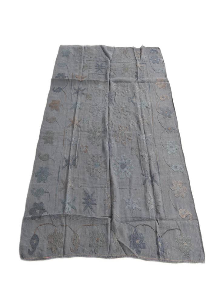 Detail image of 4' 10 x 6' 5  Hand Woven Kilim Suzani Wool Rug