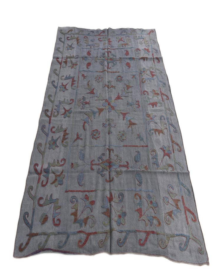 Detail image of 5' 7 x 7' 4 Hand Woven Kilim Suzani Wool Rug