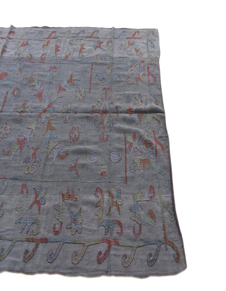 Detail image of 5' 7 x 7' 4 Hand Woven Kilim Suzani Wool Rug