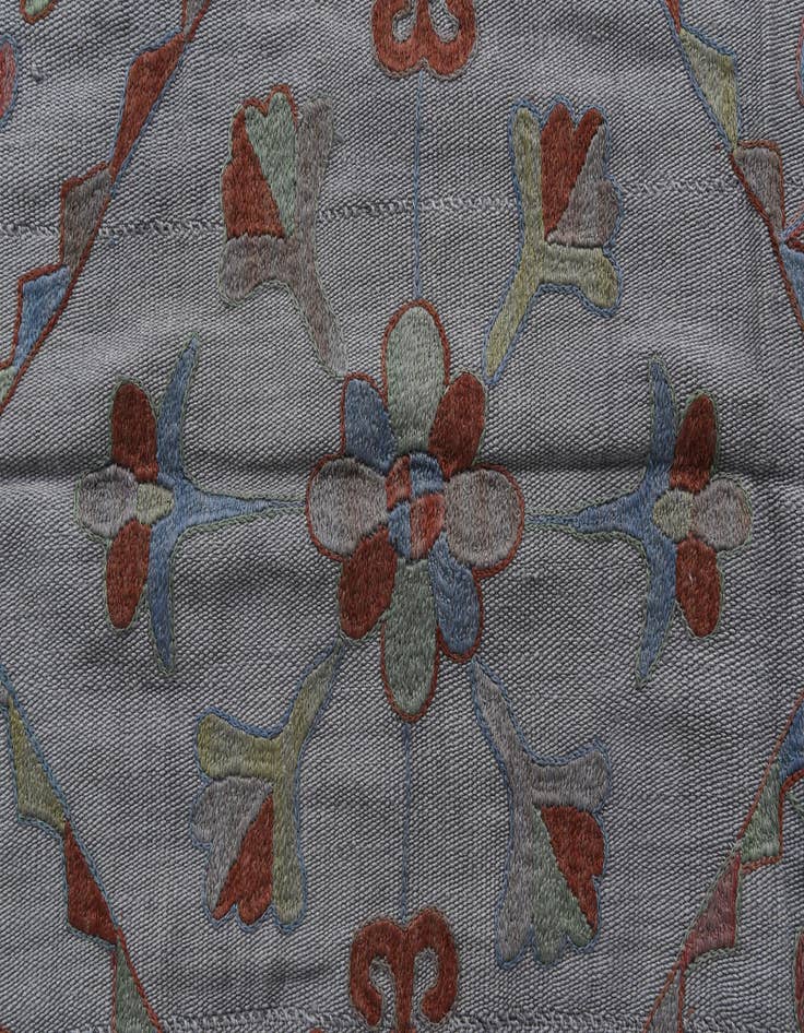 Detail image of 5' 8 x 7' 10  Hand Woven Kilim Suzani Wool Rug