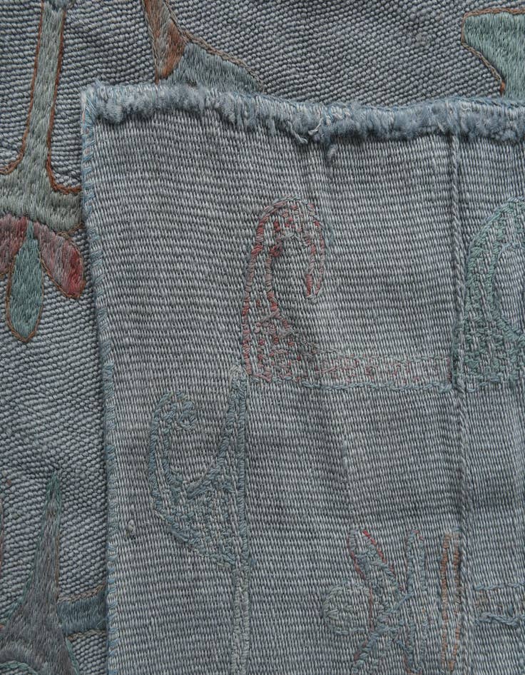 Detail image of 5' 5 x 8'  Hand Woven Kilim Suzani Wool Rug